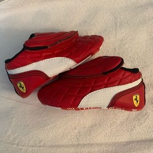 EUC Red Puma Ferrari soft crib shoe in US Sz 4C